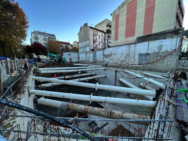 Terrassement, évacuation et traitement de terres polluées pour un promoteur immobilier au départ de Marseille dans les Bouches-du-Rhône (13)